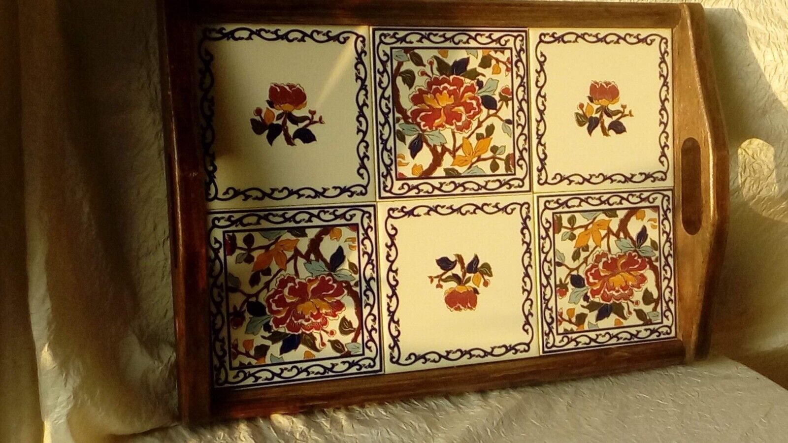 Wooden top and faience of gien decoration peony