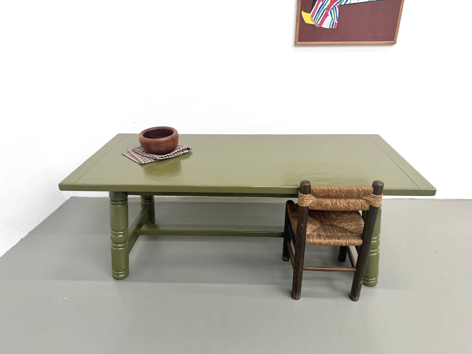 Glossy olive green lacquered dining table — DLG Georges Robert, Circa 1970