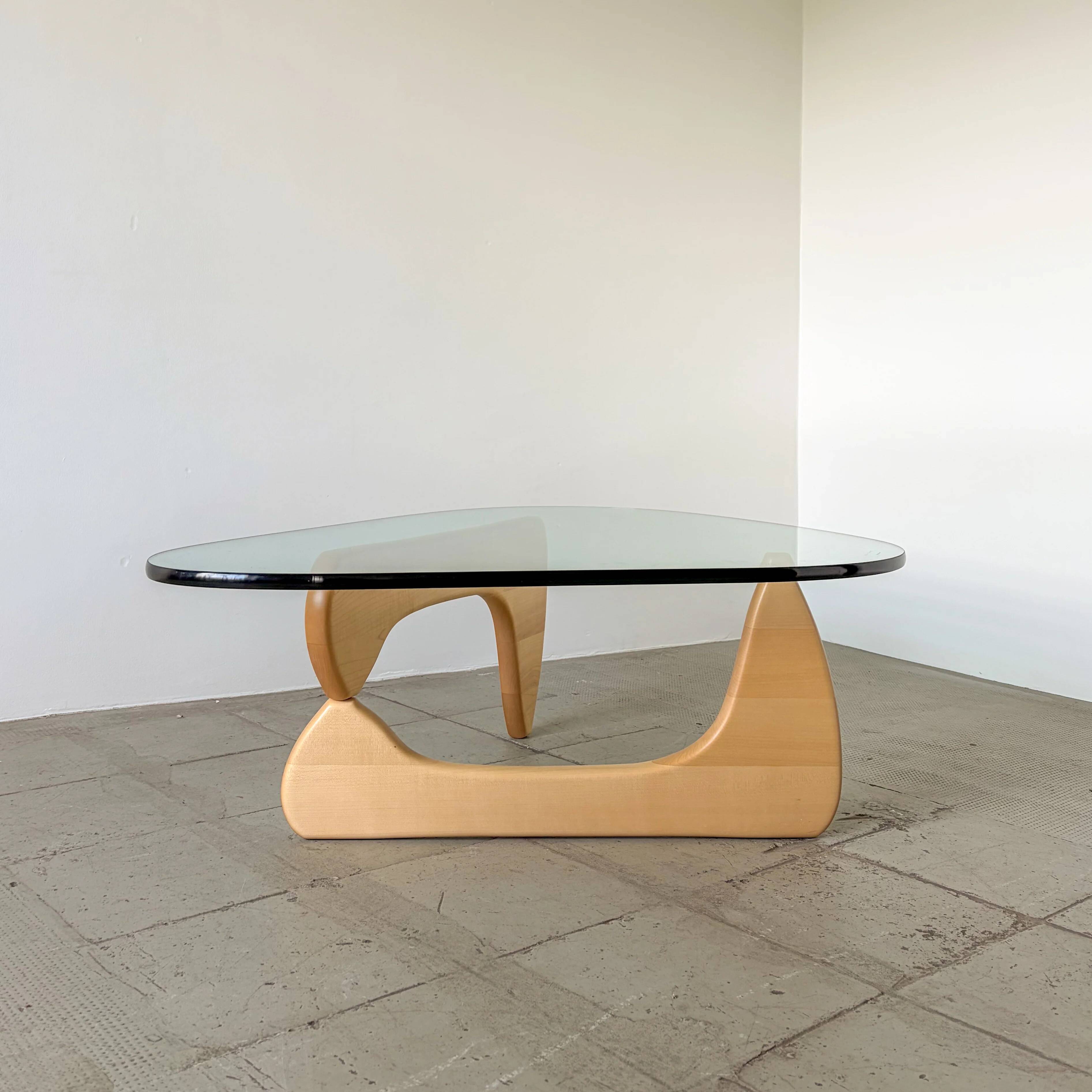 Iconic Noguchi coffee table in maple