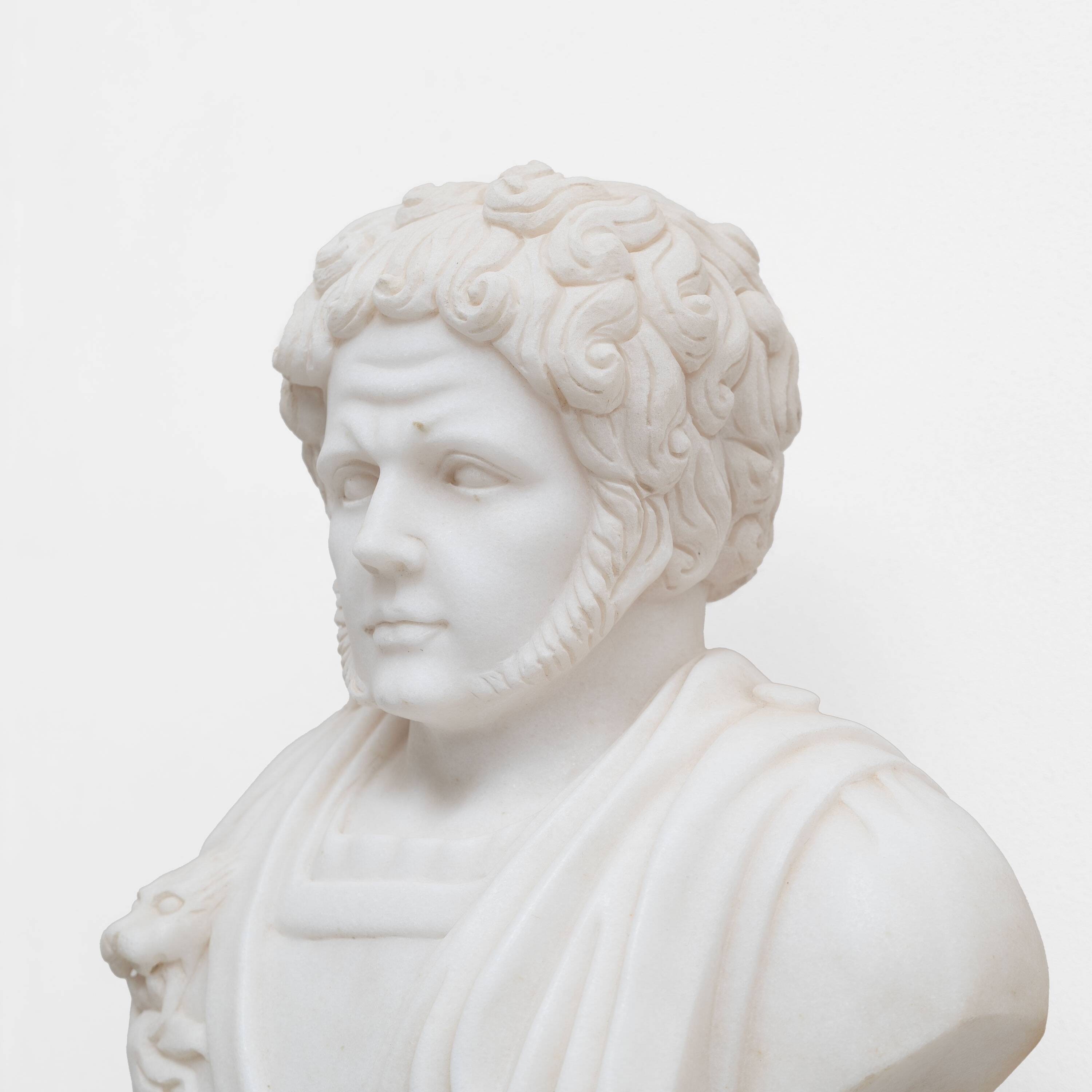 Buste en marbre blanc d'un empereur romain, XXe siècle