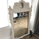 White painted wooden mirror decorated with flowers and medallions 88x138cm
