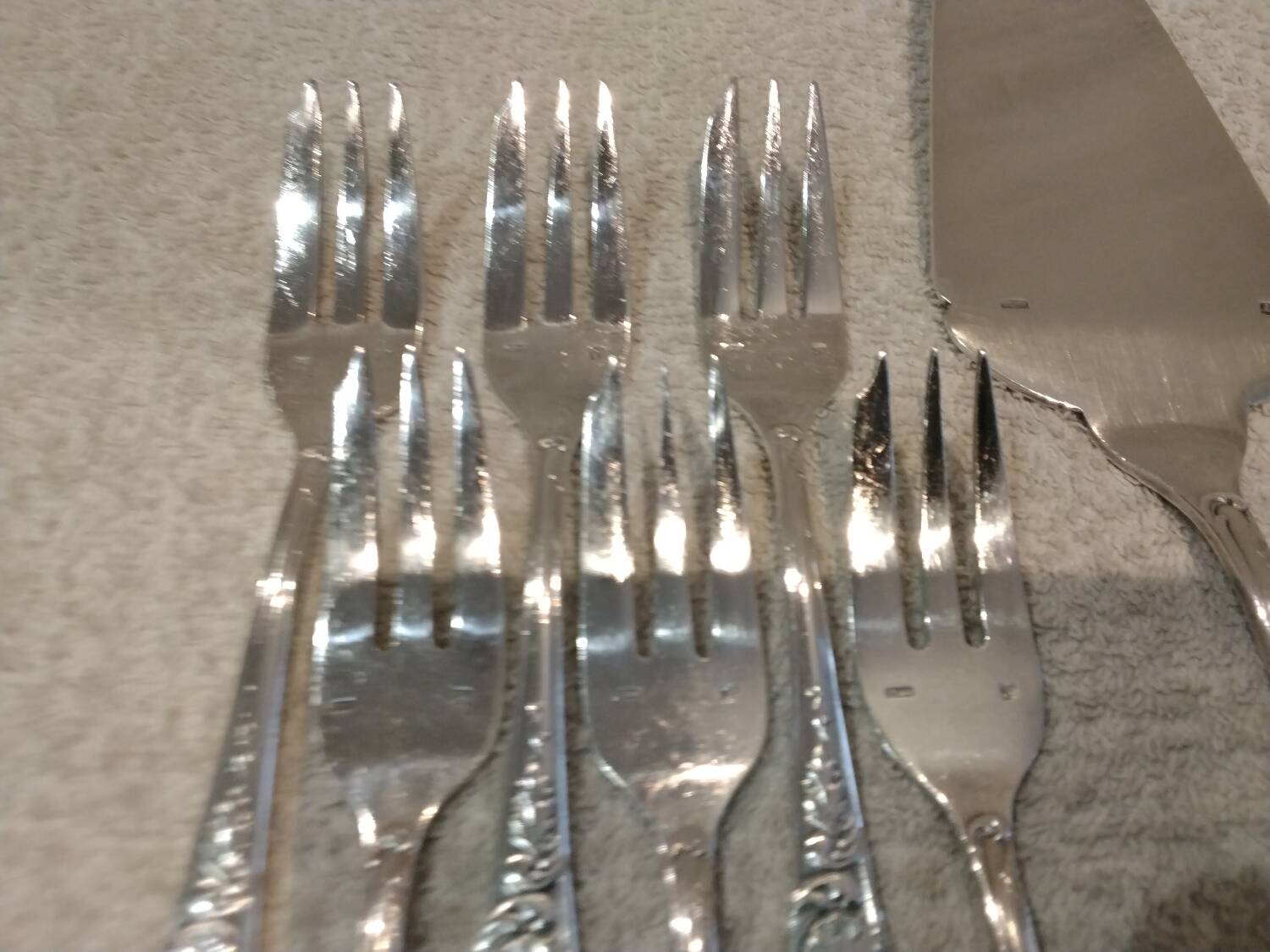 12 cake forks, pie server, silversmith Frionnet Dubarry