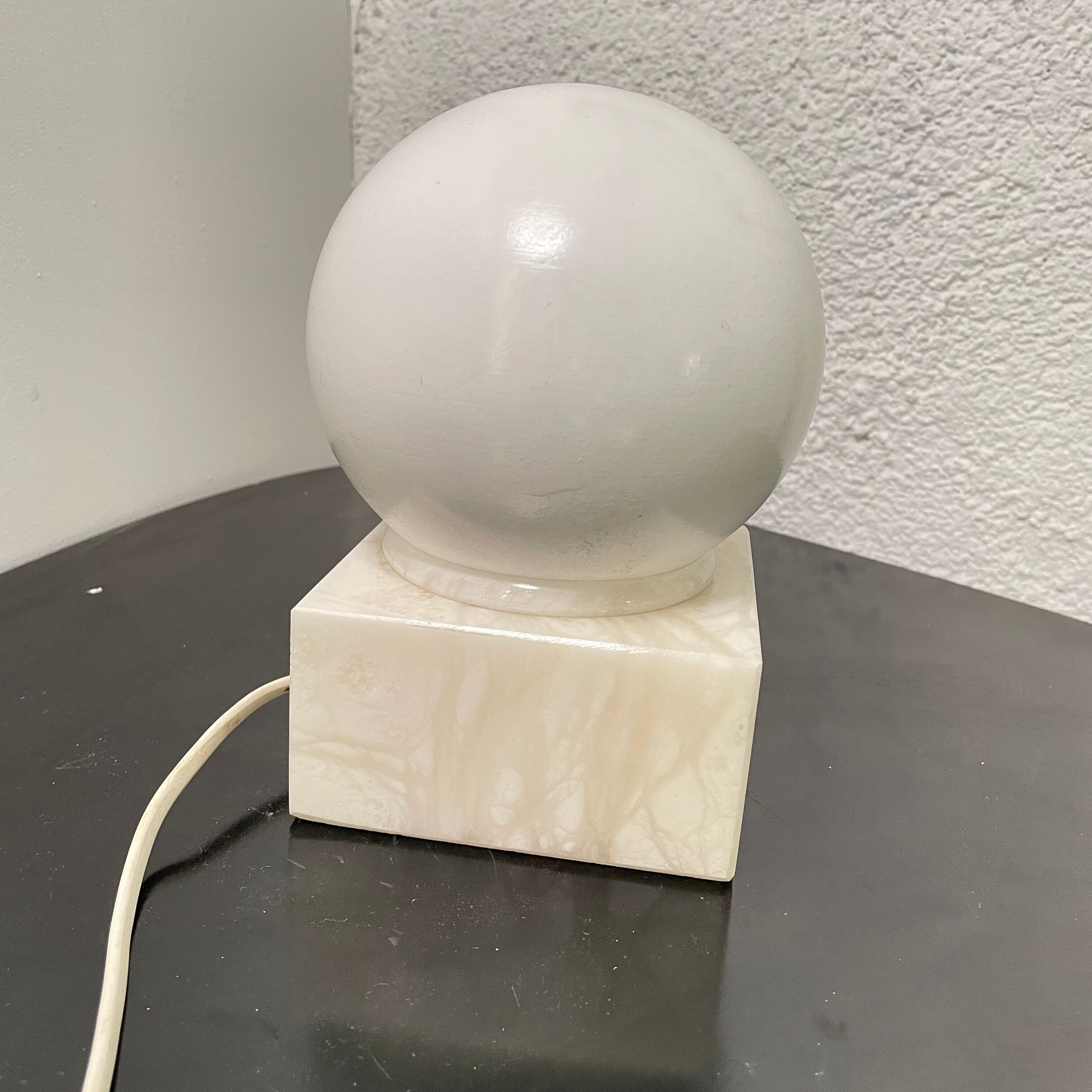 Marbled ball lamp design 70