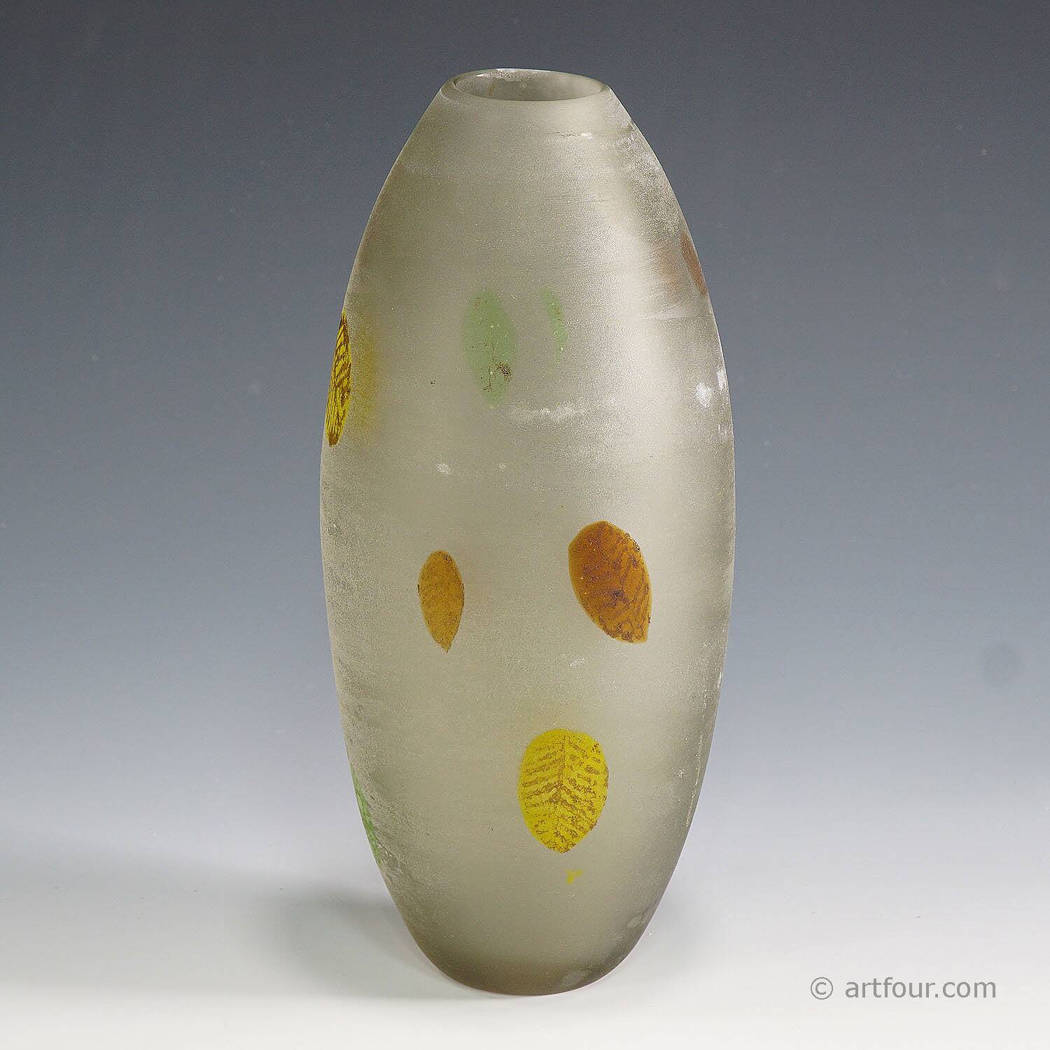 Glass vase 'A Scavo' by Gino Cenedese with autumn leaves