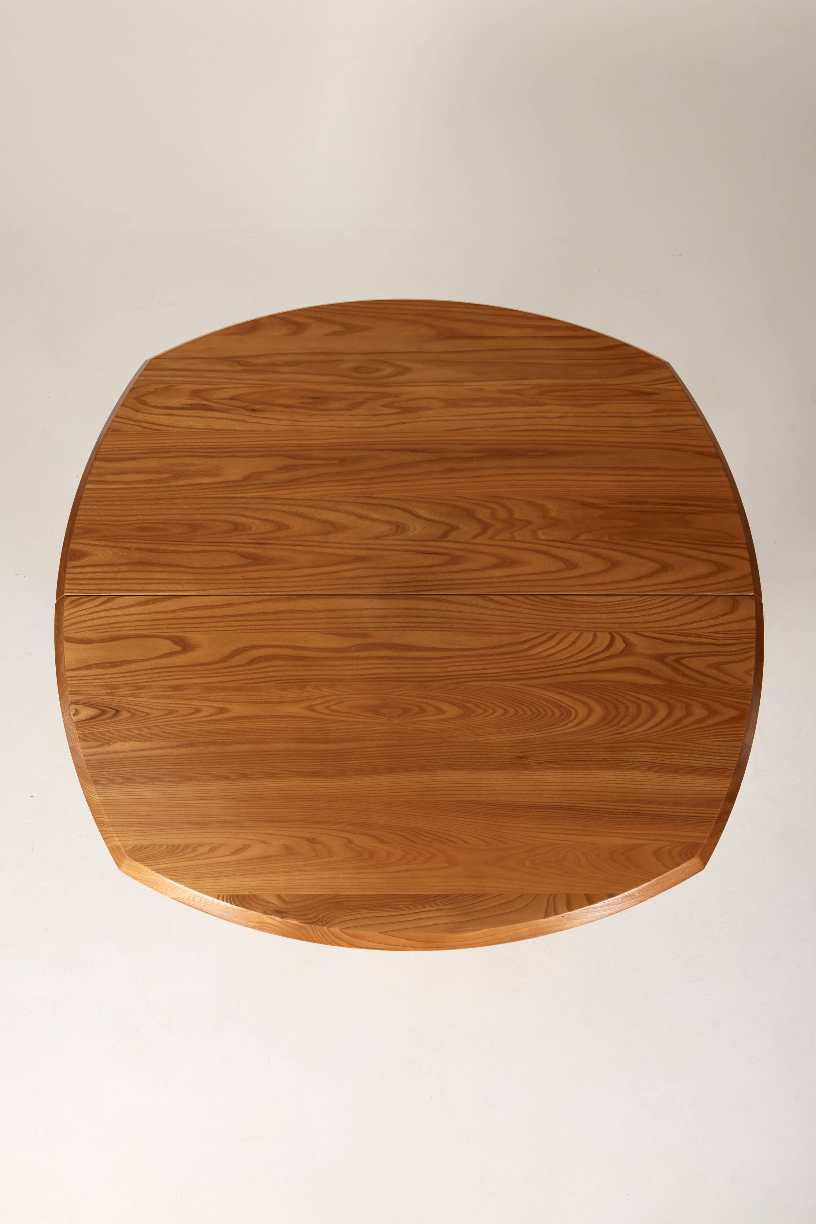 Table  de salle à manger en orme, 1970s
