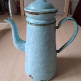 Green enamelled sheet metal coffee maker