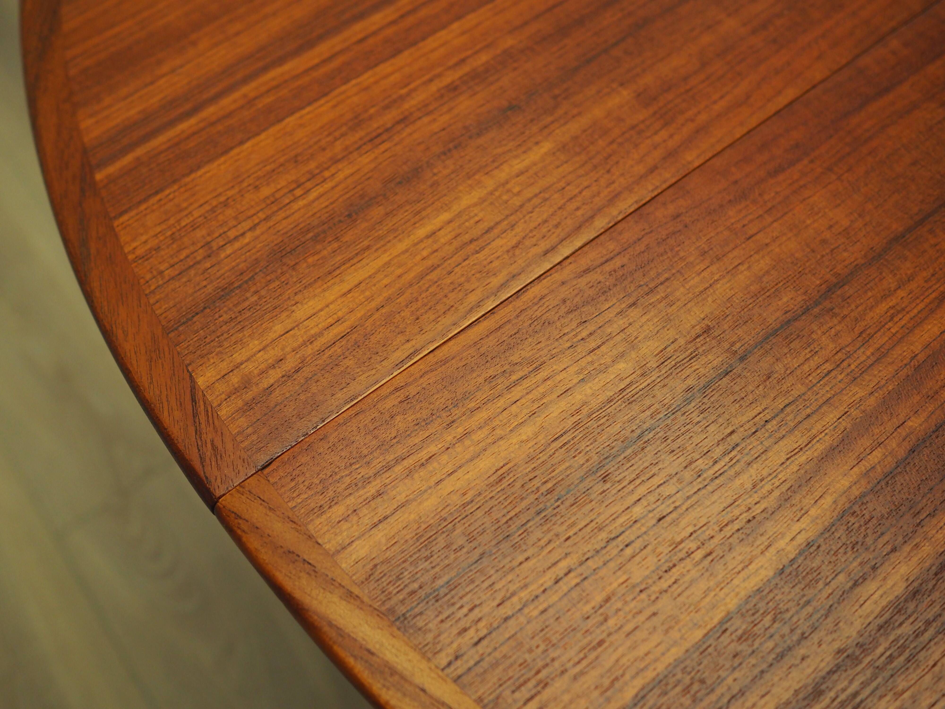 Round teak table, Danish design, 1960s, manufacturer: Gudme Møbelfabrik, de