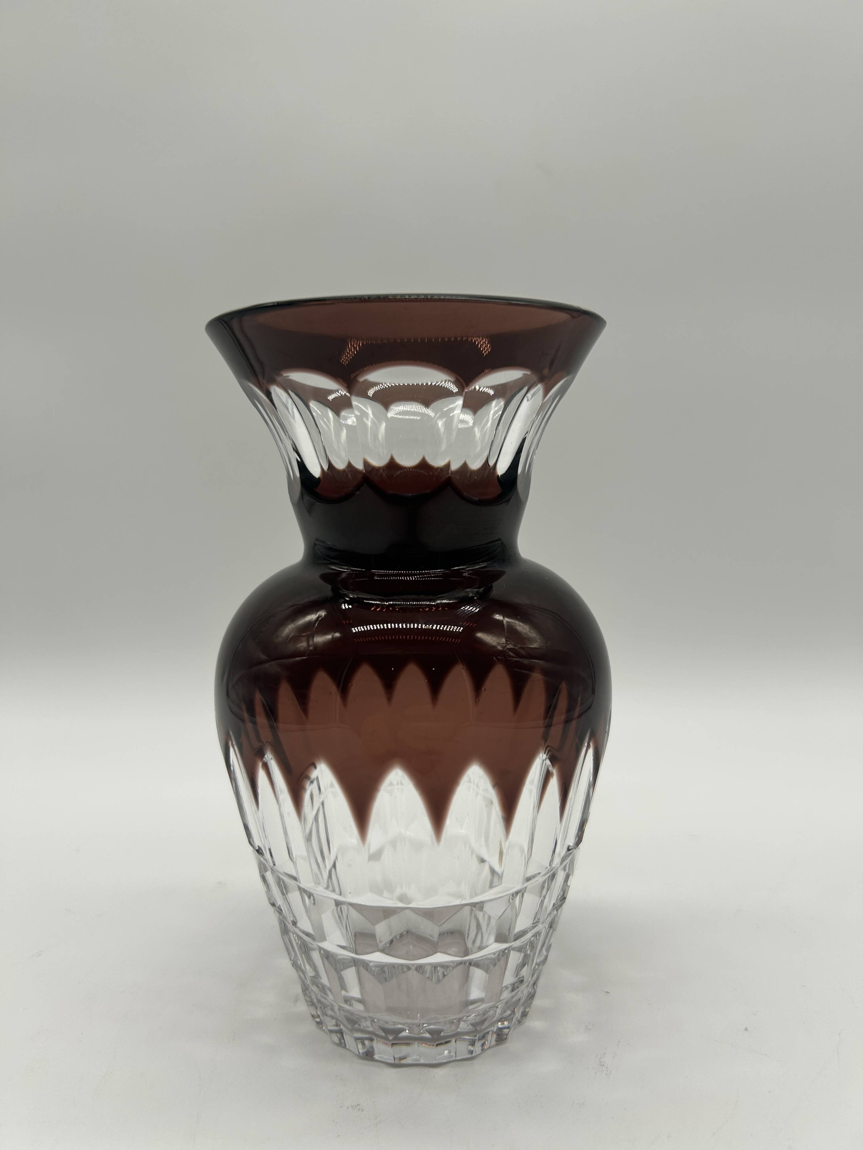 Cut and lined crystal vase from Val Saint-Lambert in plum.