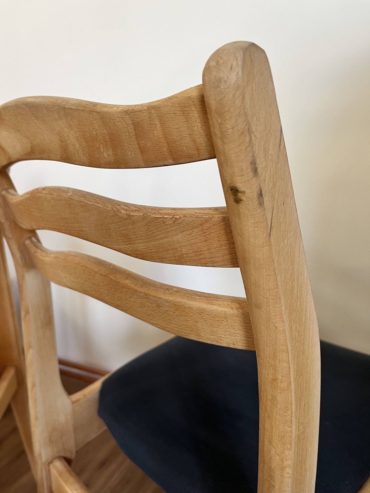 Set of 4 ribbed fabric chairs
