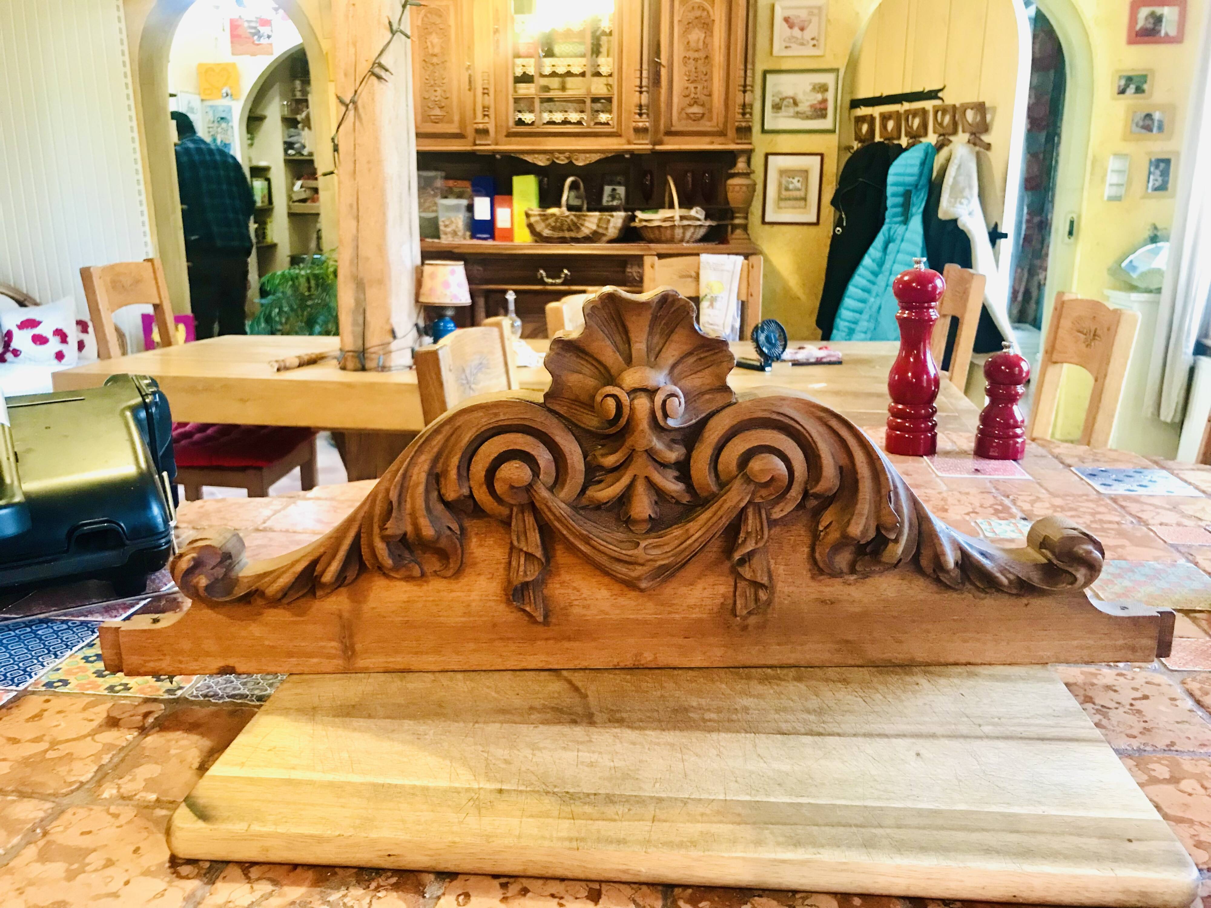 Antique buffet, 2 bodies in solid oak in the Henri II style, with bevelled glass display.