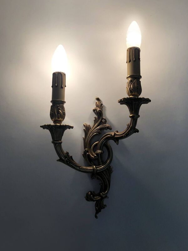 Ancienne paire d'appliques murales à double feux en bronze Années 60