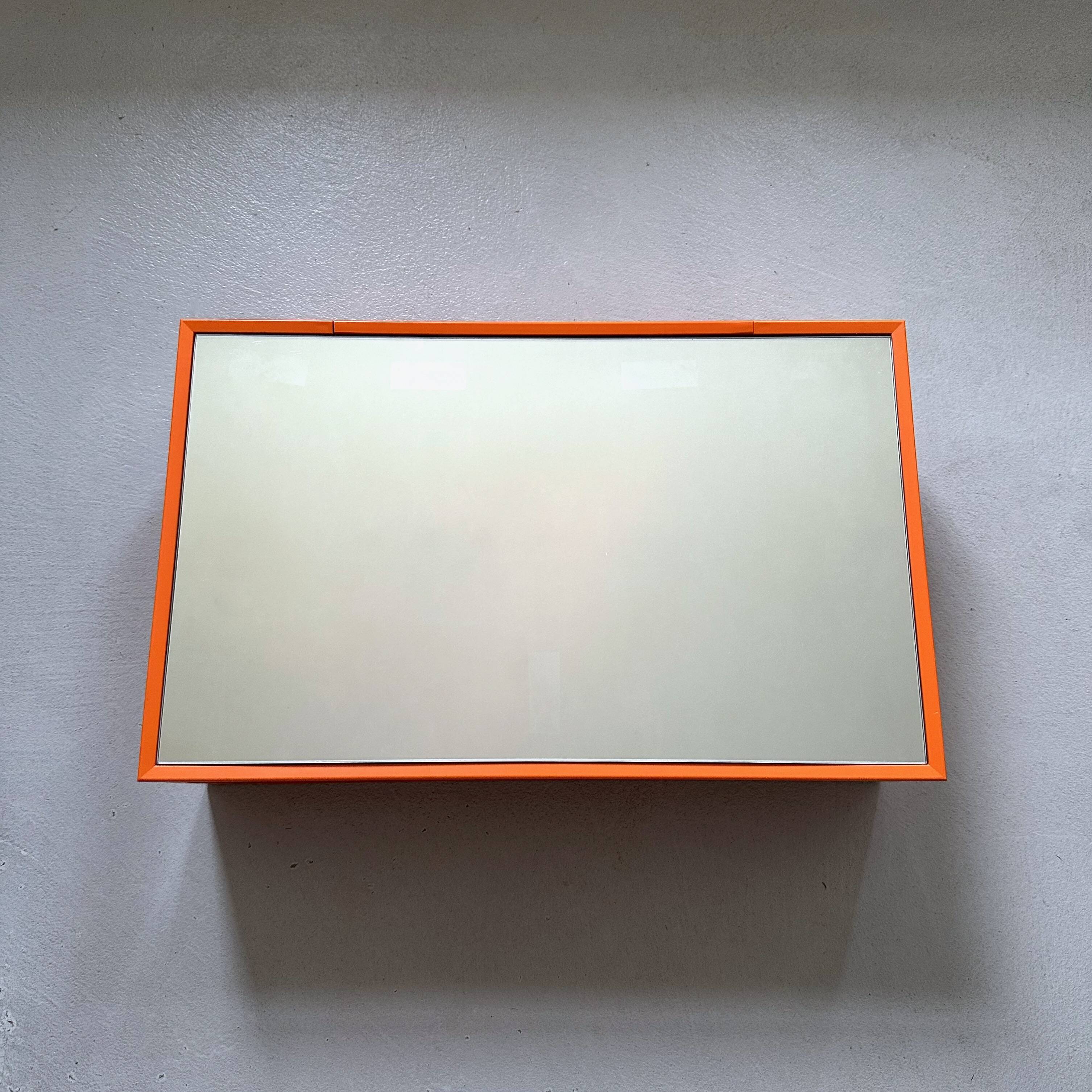 Allibert Paladin A40 orange, meuble mural, penderie, salle de bain space age, miroir vintage, années 70