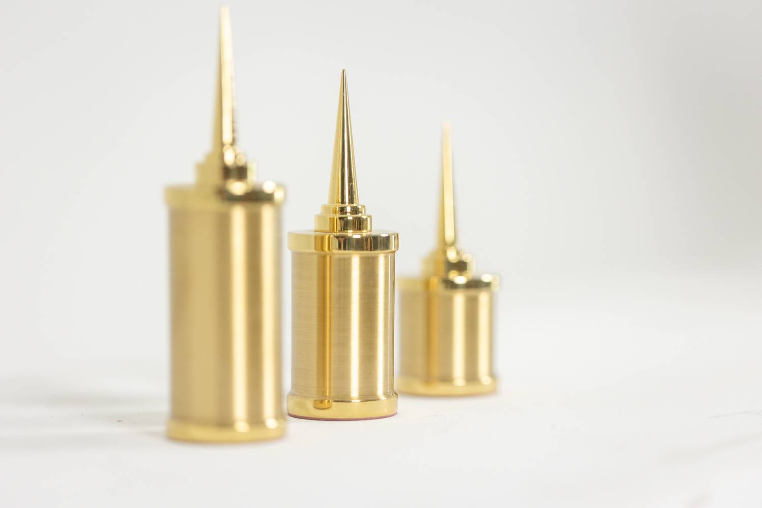 Set of 3 candlesticks in gilded brass. Work of art craftsman.