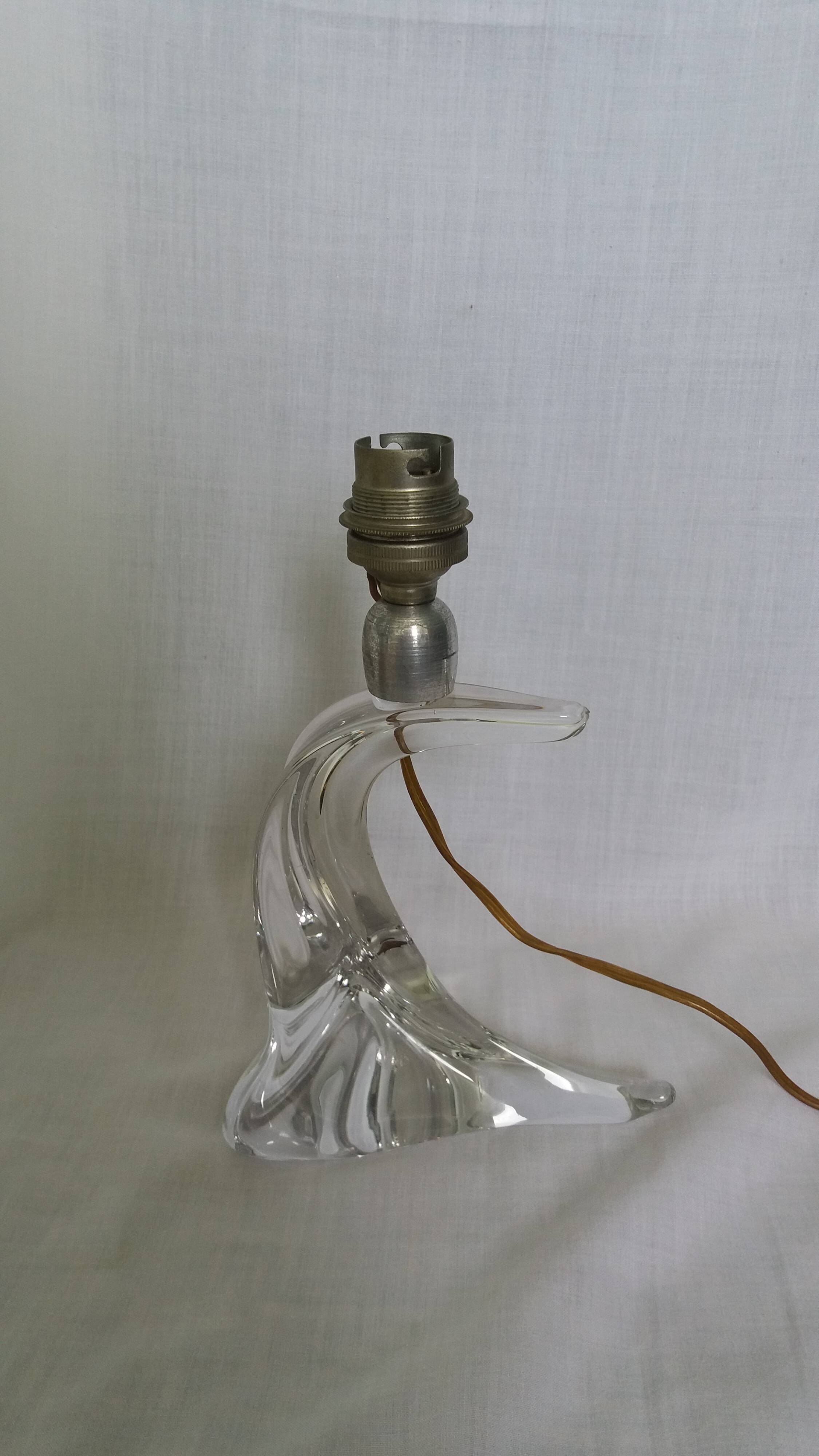 Saint-Louis crystal lamp with a free-form wave base.