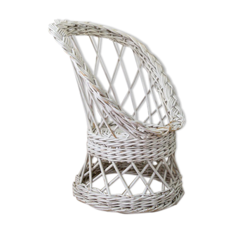 White rattan basket child armchair