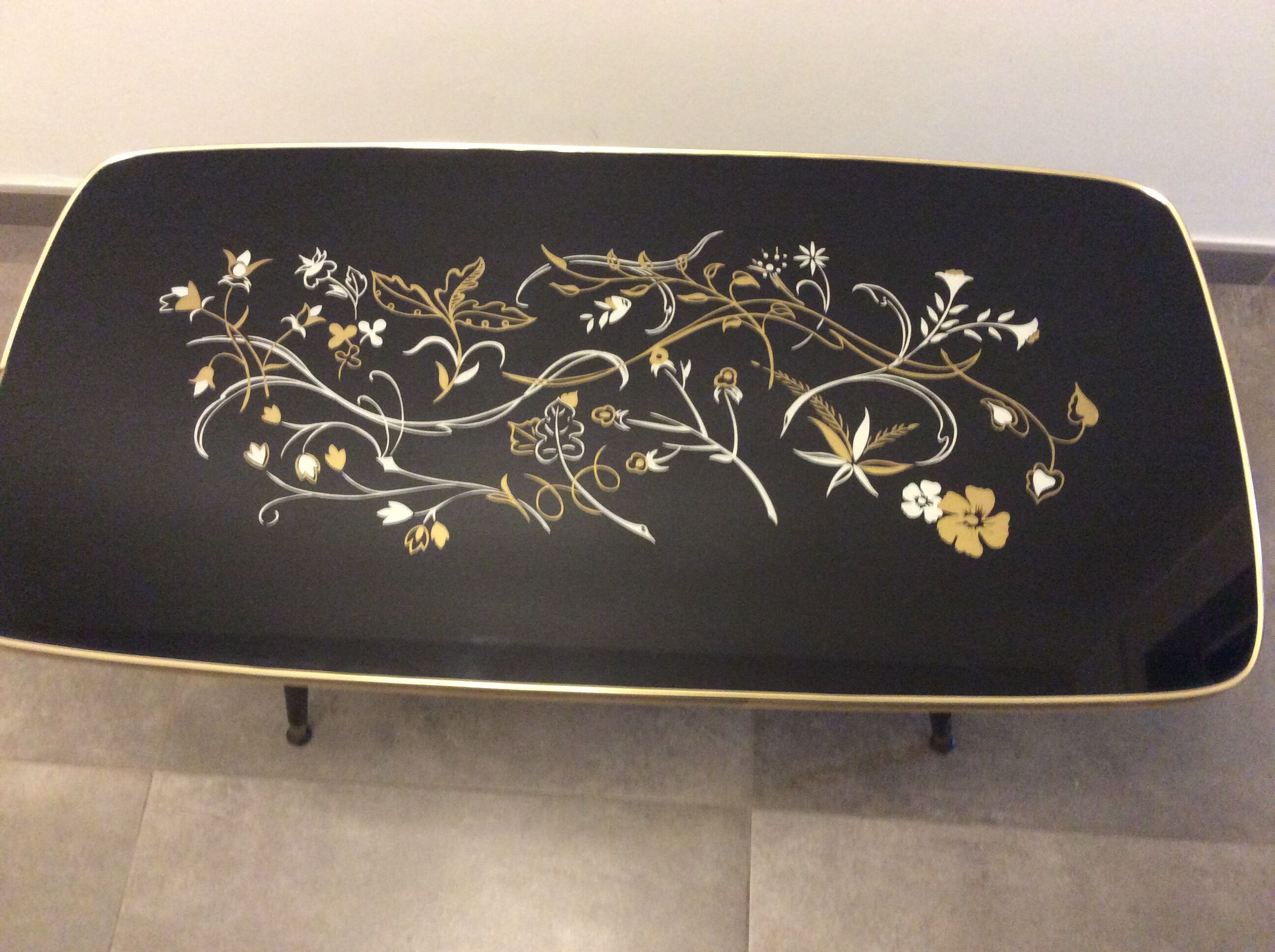 Table low vintage