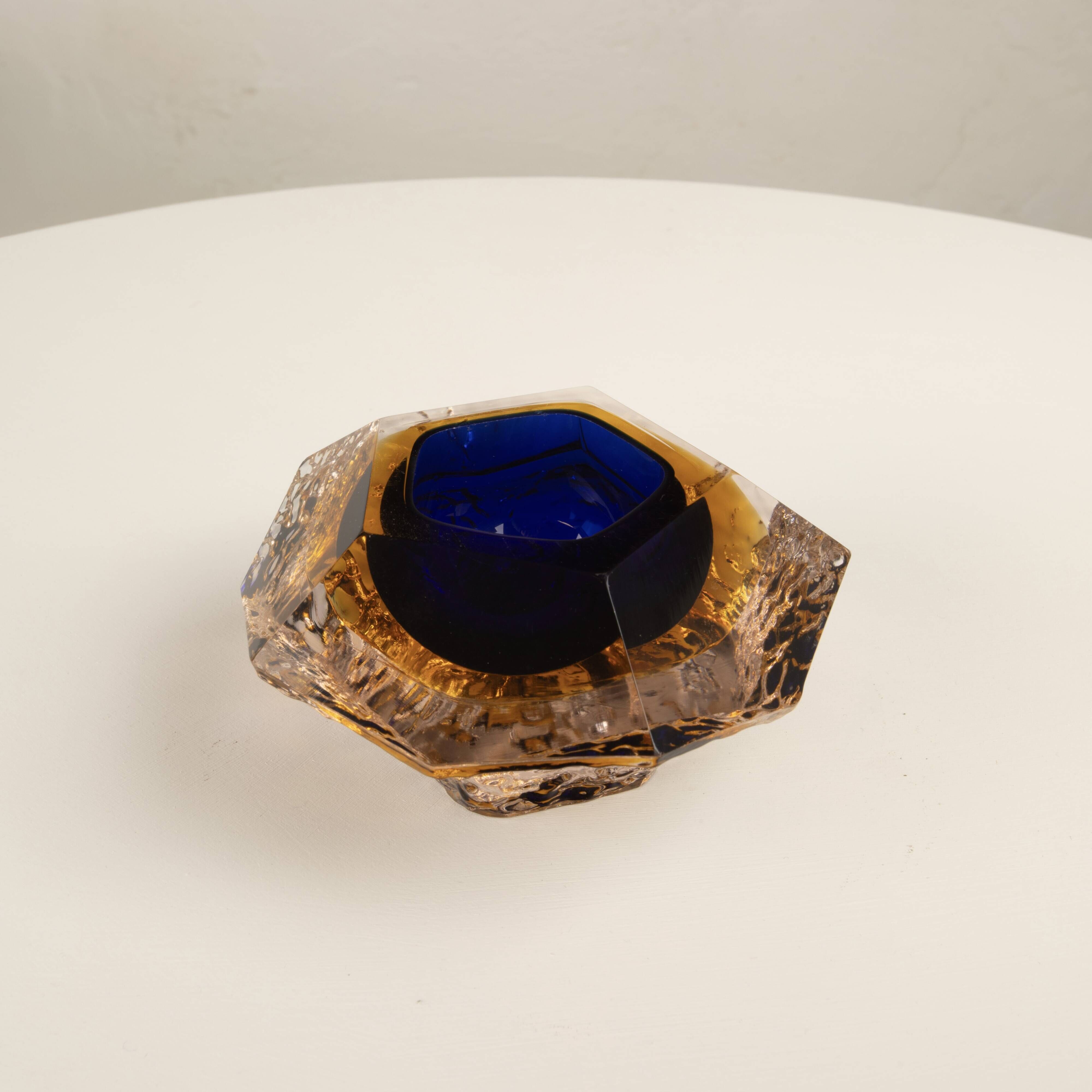 Sculptural submerged glass ashtray by Gianfranco Mandruzzato Murano 1970