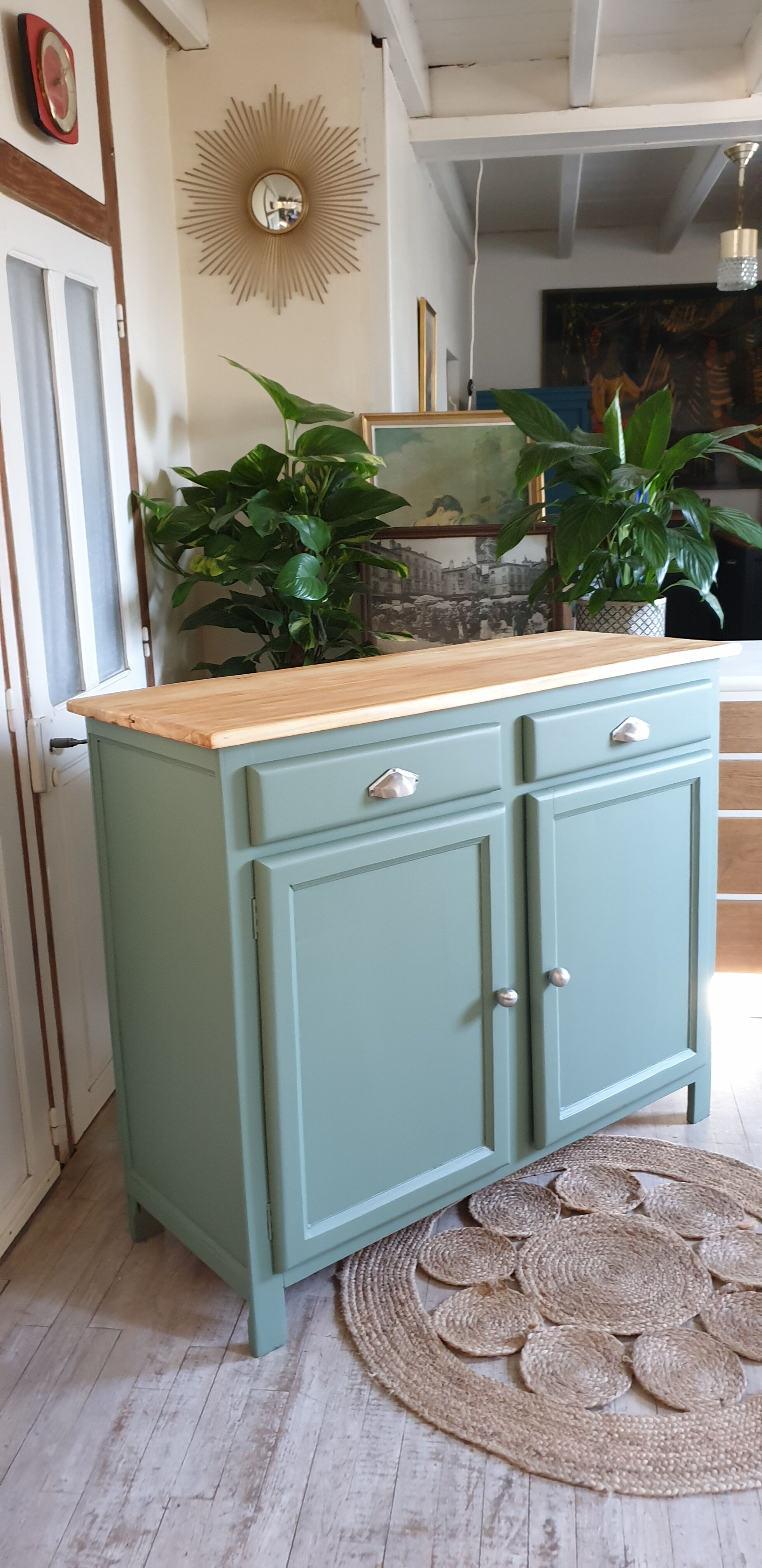 Green Parisian buffet