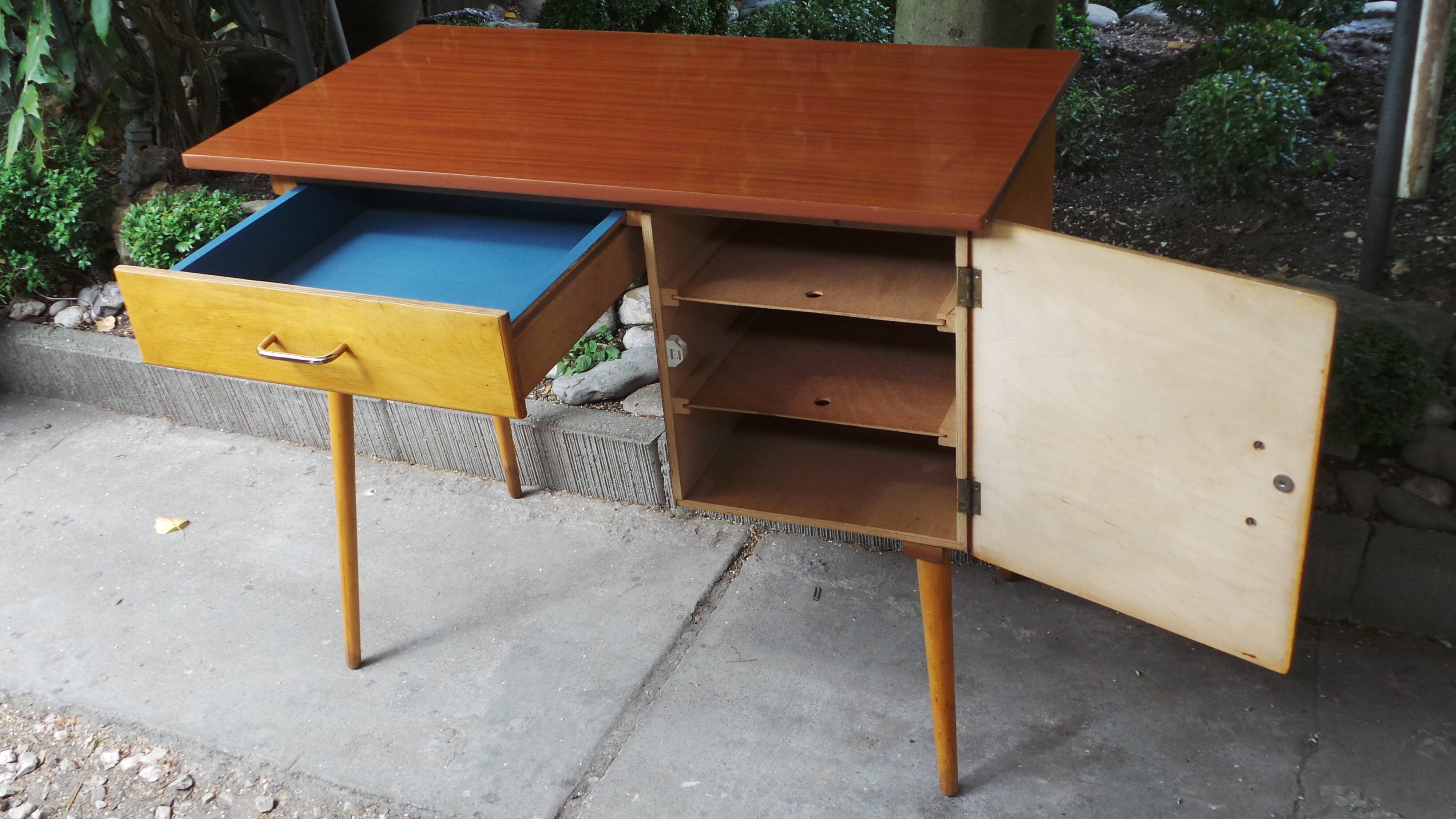 Desk feet compass baumann