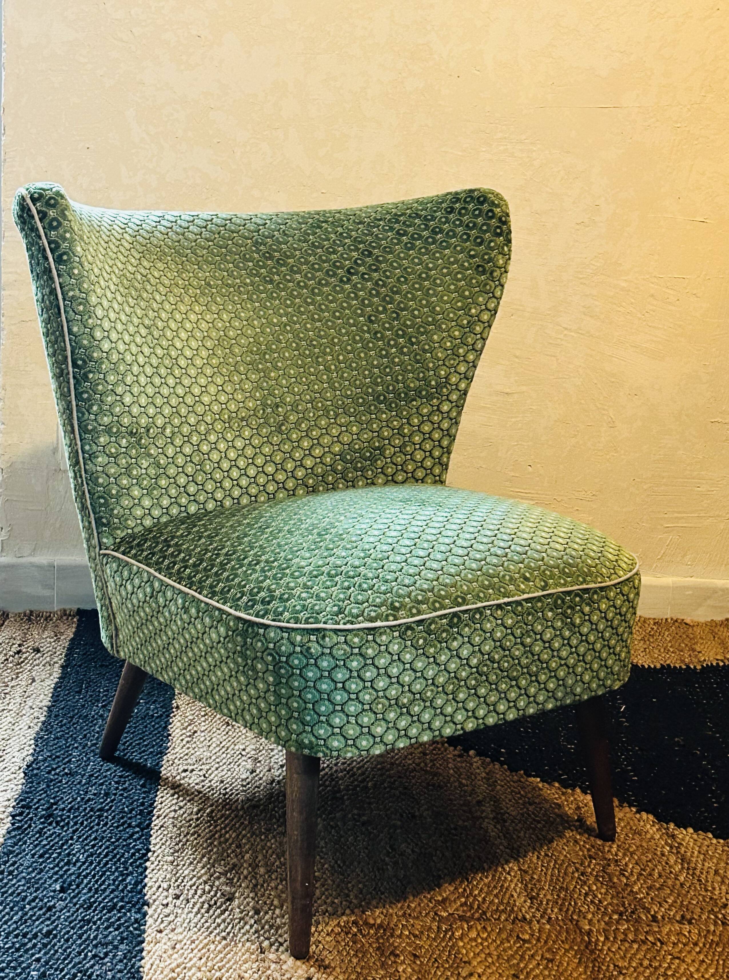 Cocktail chair