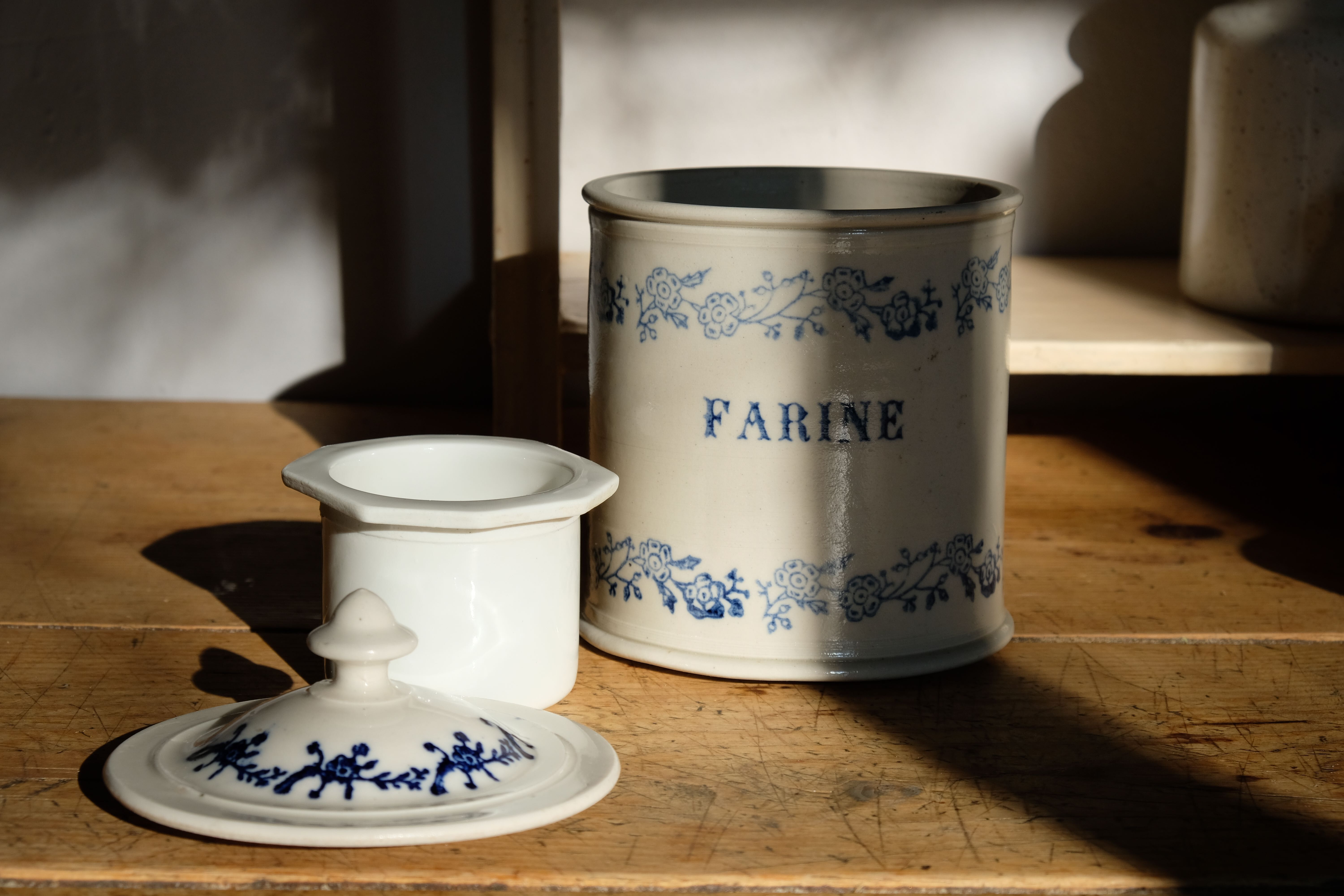 Pot farine avec tamis 1880