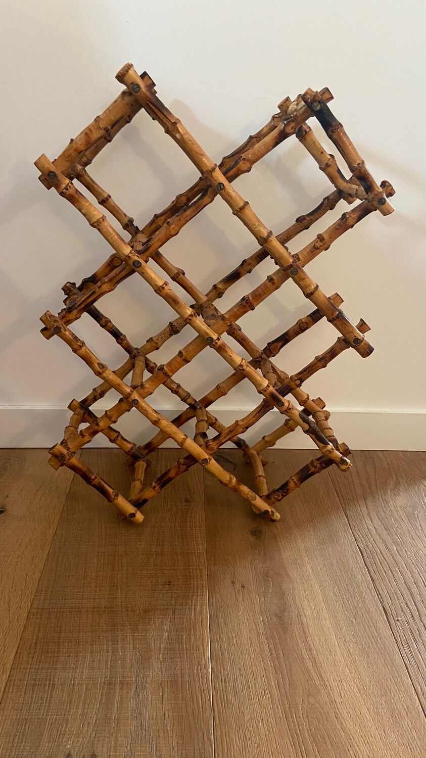 Range foldable bottles in vintage bamboo / rattan