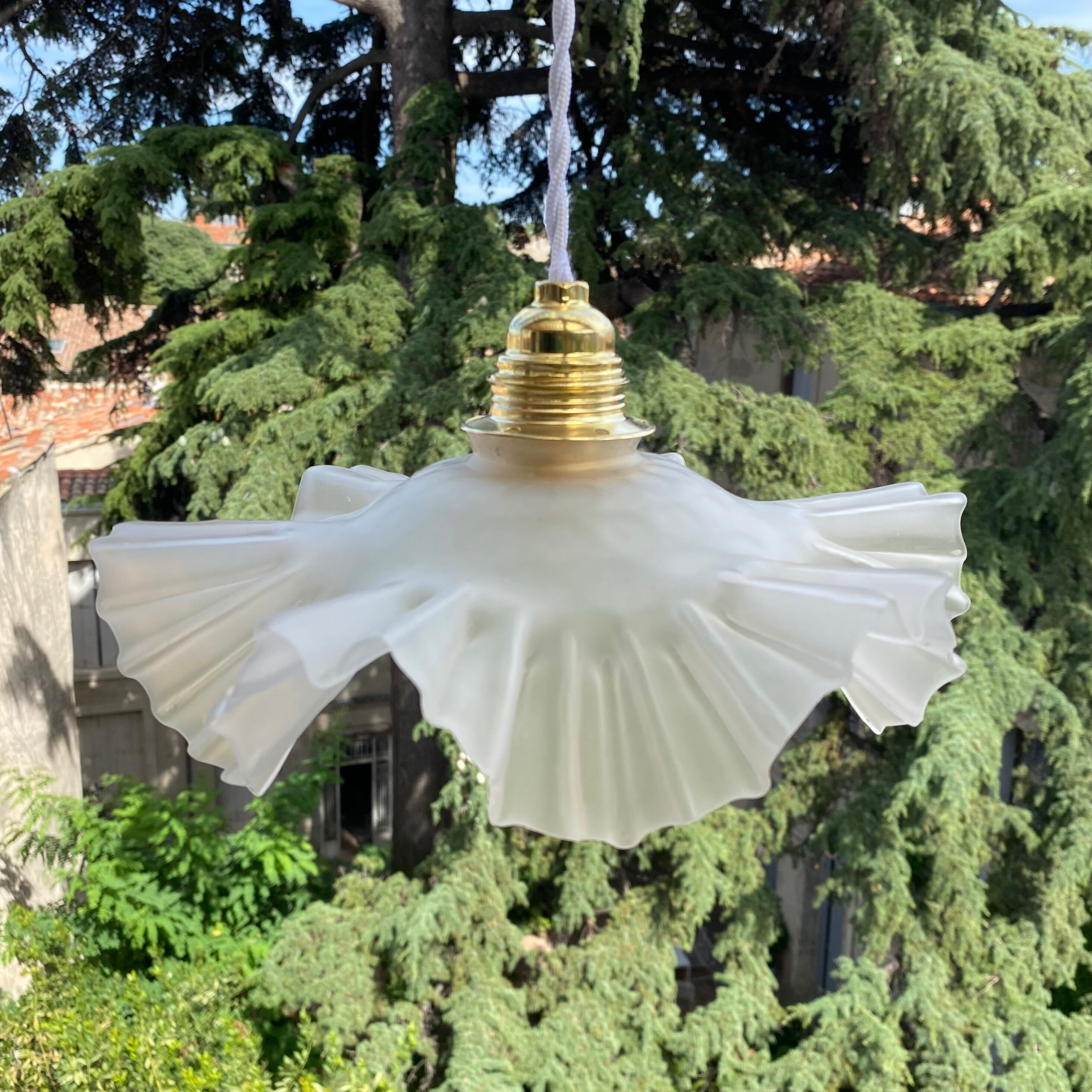 Suspension opaline flower