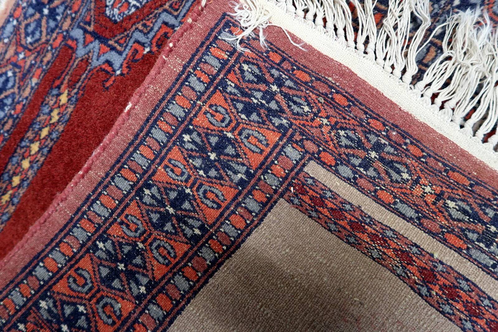 Handmade vintage Pakistani Lahore prayer rug 58cm x 60cm, 1960s