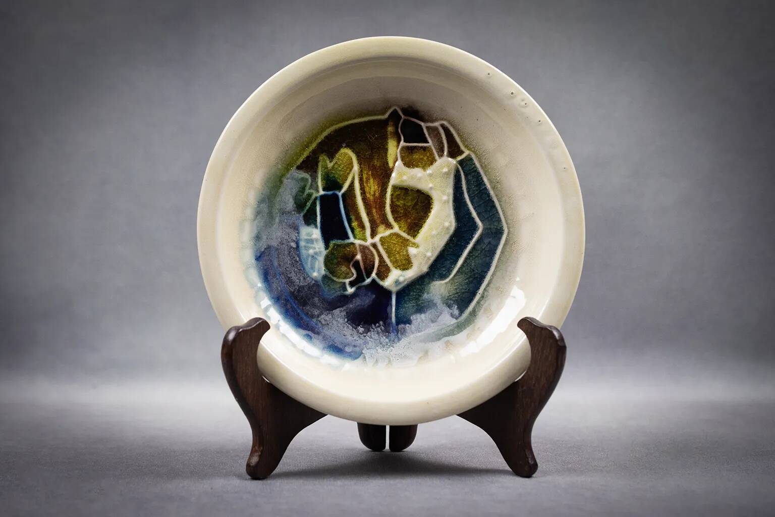 Accolay – glazed earthenware plate with abstract Cépamine decoration – 1970s