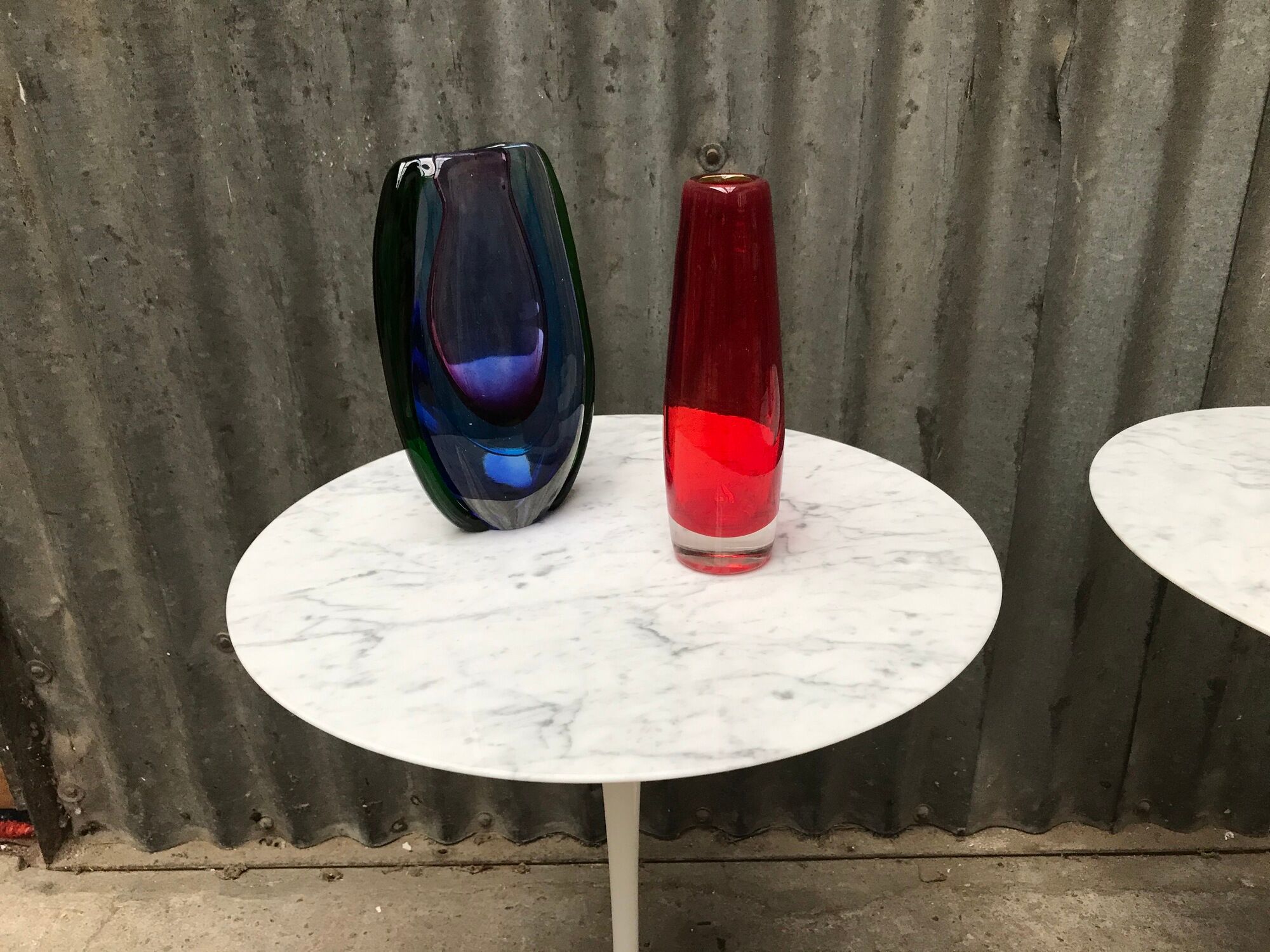 Pair of pedestals by Knoll international design Eero Saarien 1970