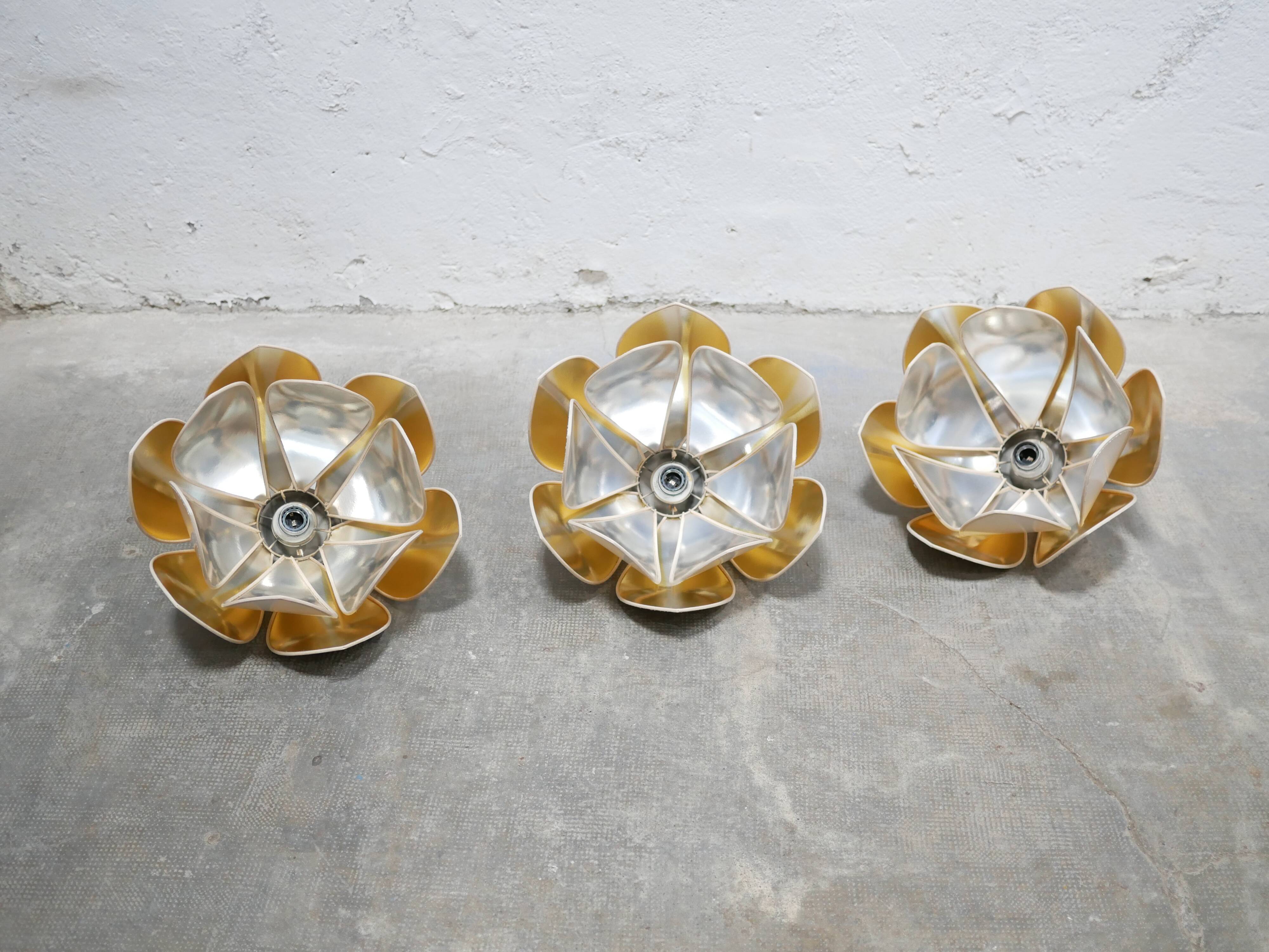 Vintage lotus flower pendant lamp