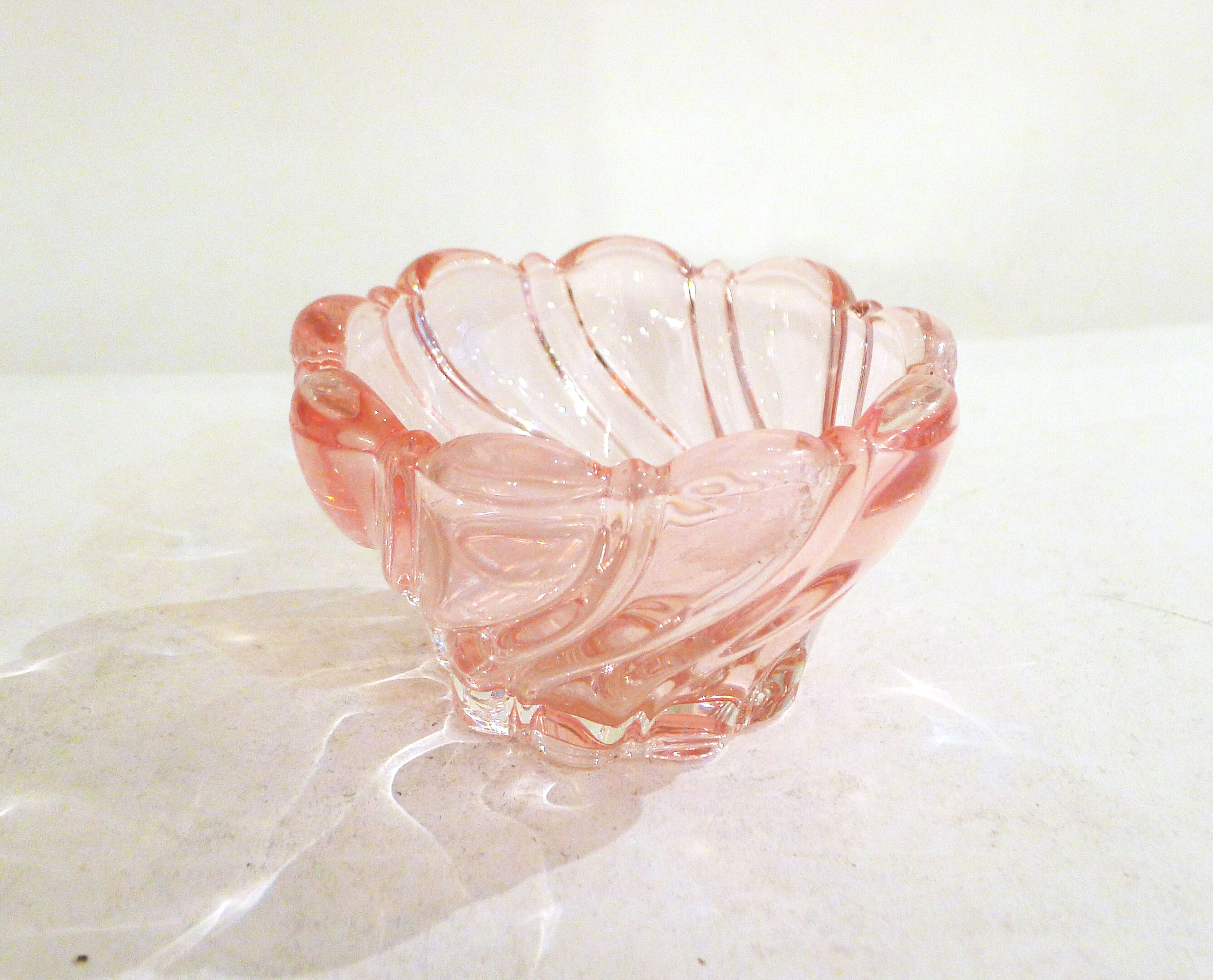 Twisted pink ashtray