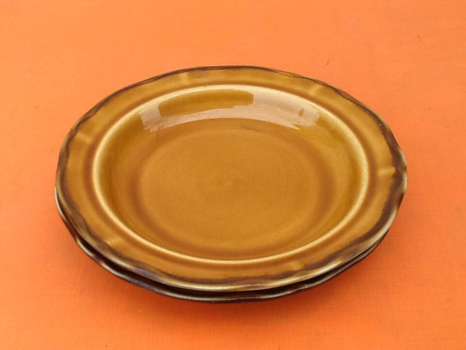 2 polylobed soup plates In the Haute-de-Provence earthenware style