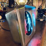 Chrome Parisian pedestrian light