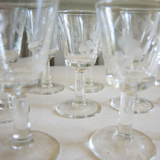 Service de 33 verres à pied & carafe