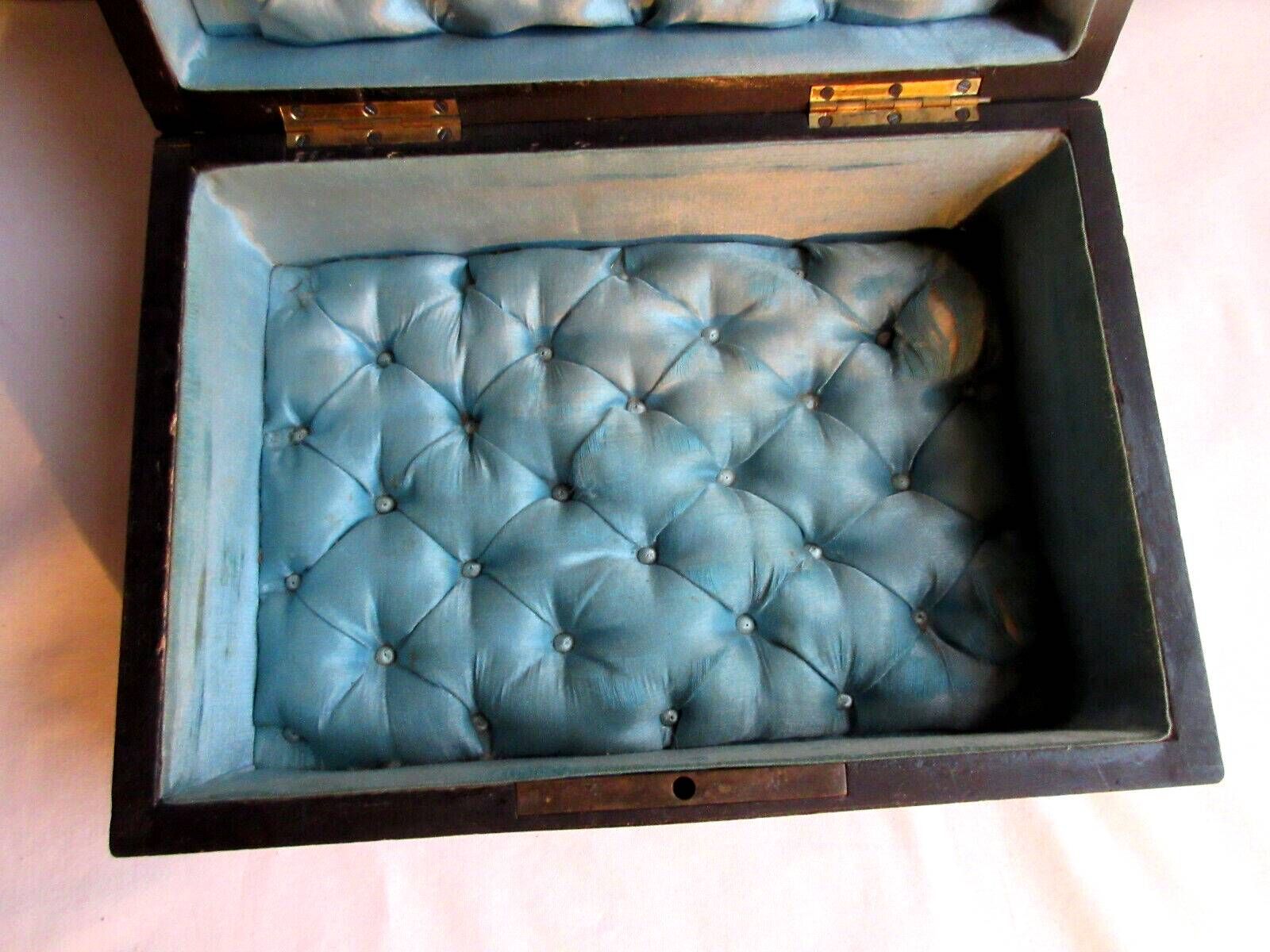 19th century Napoleon III box, blue silk padded jewelry box in elm burl