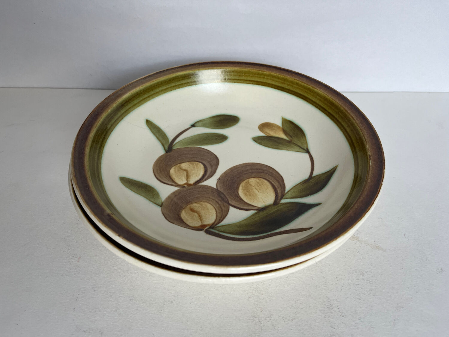 2 assiettes creuses en faïence de Gien