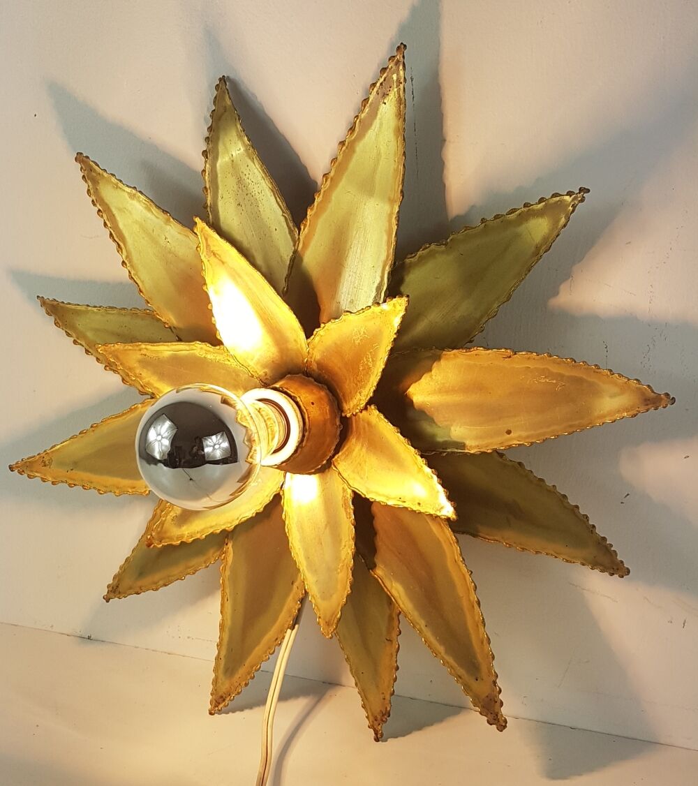 Flower sconce 1970
