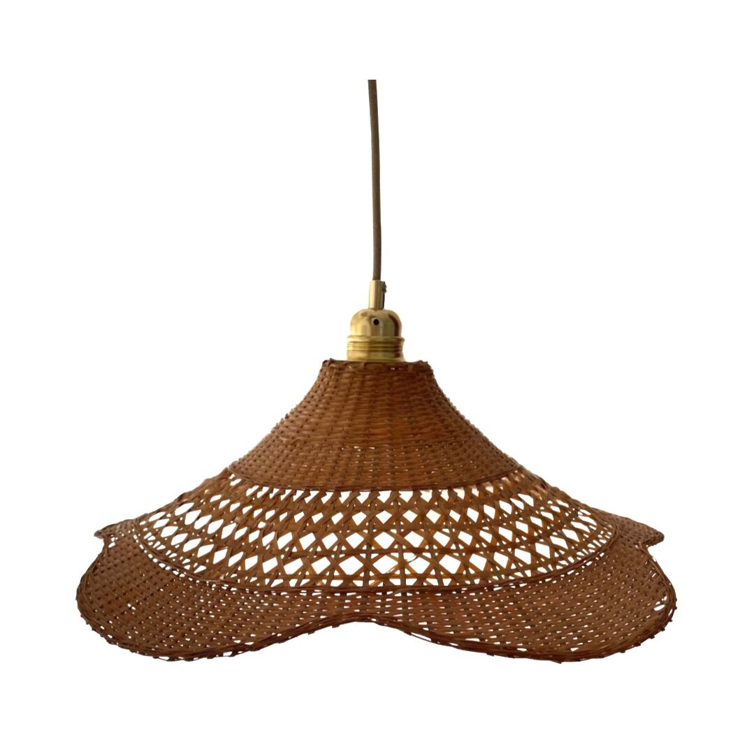 Vintage suspension in woven wicker