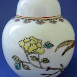 Chinese porcelain ginger pot decorated with a pheasant