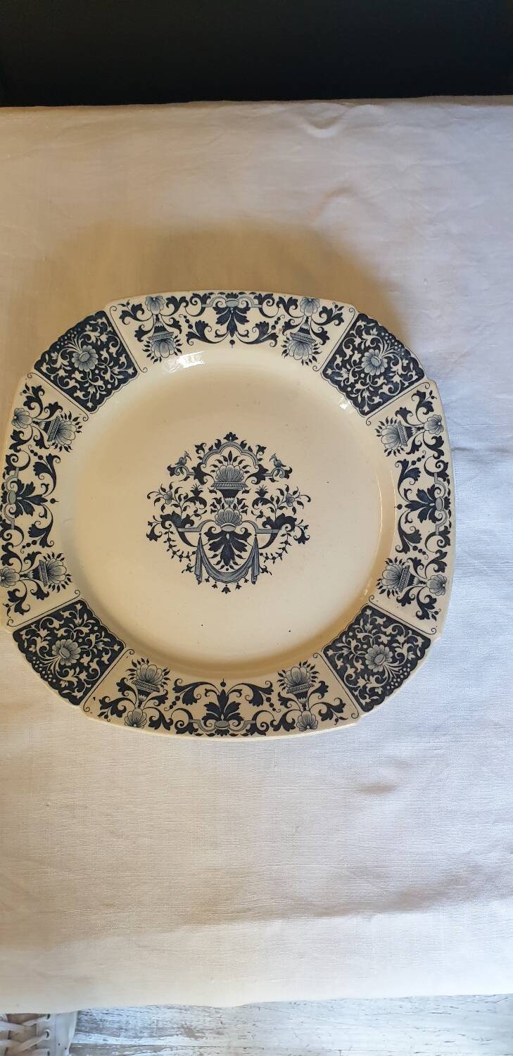 Gien presentation plate