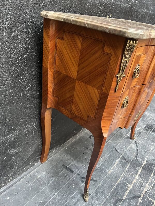 Commode sauteuse de style transition