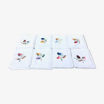 Set of 8 embroidered napkins