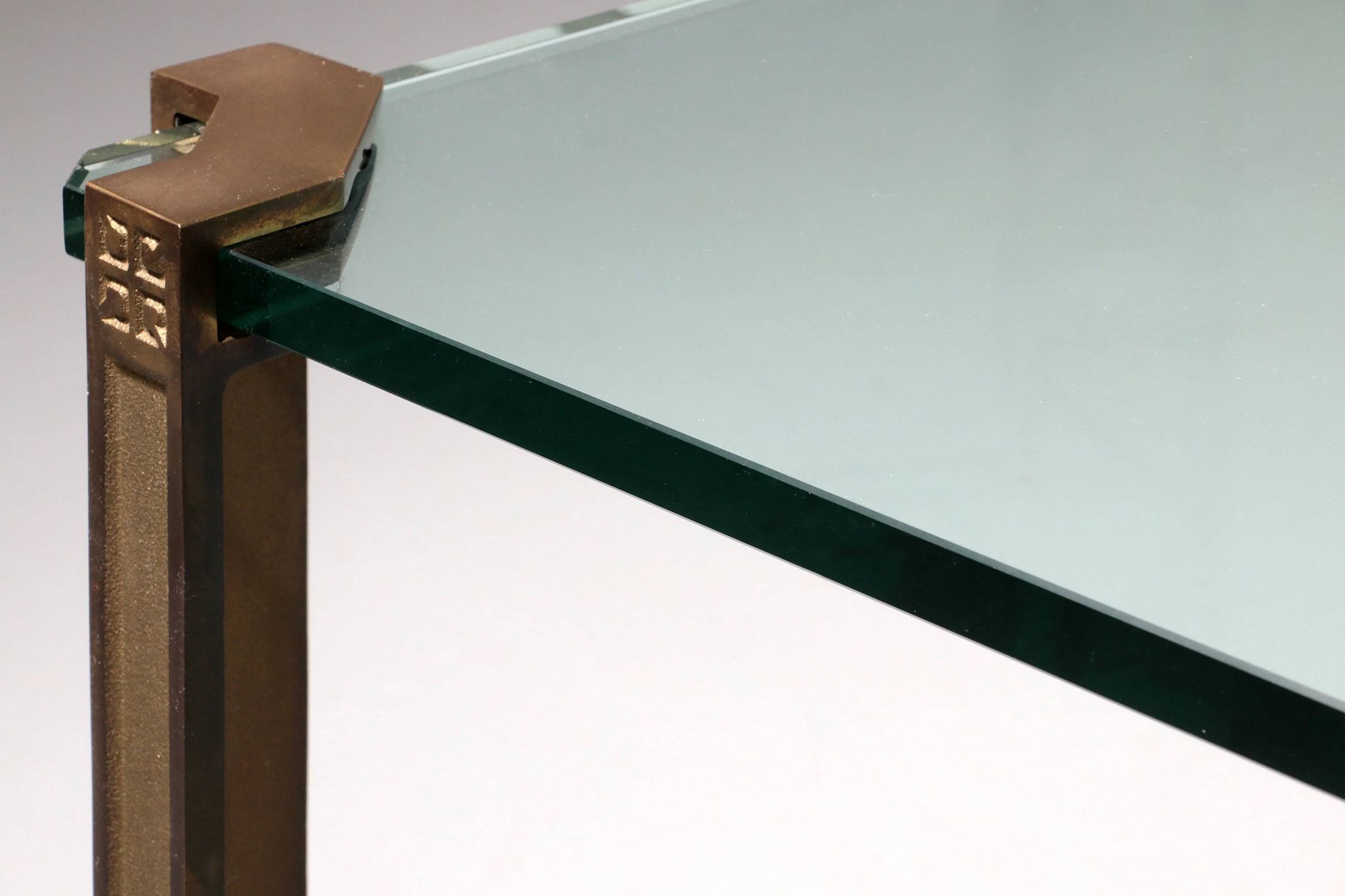 Design intemporel de Peter Ghyczy – Tables d'appoint T24 des années 1970 (60x60x45)
