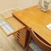 Bureau exécutif avec neuf tiroirs et surface extensible, placage de teck, Nipu, Danemark, années 1970