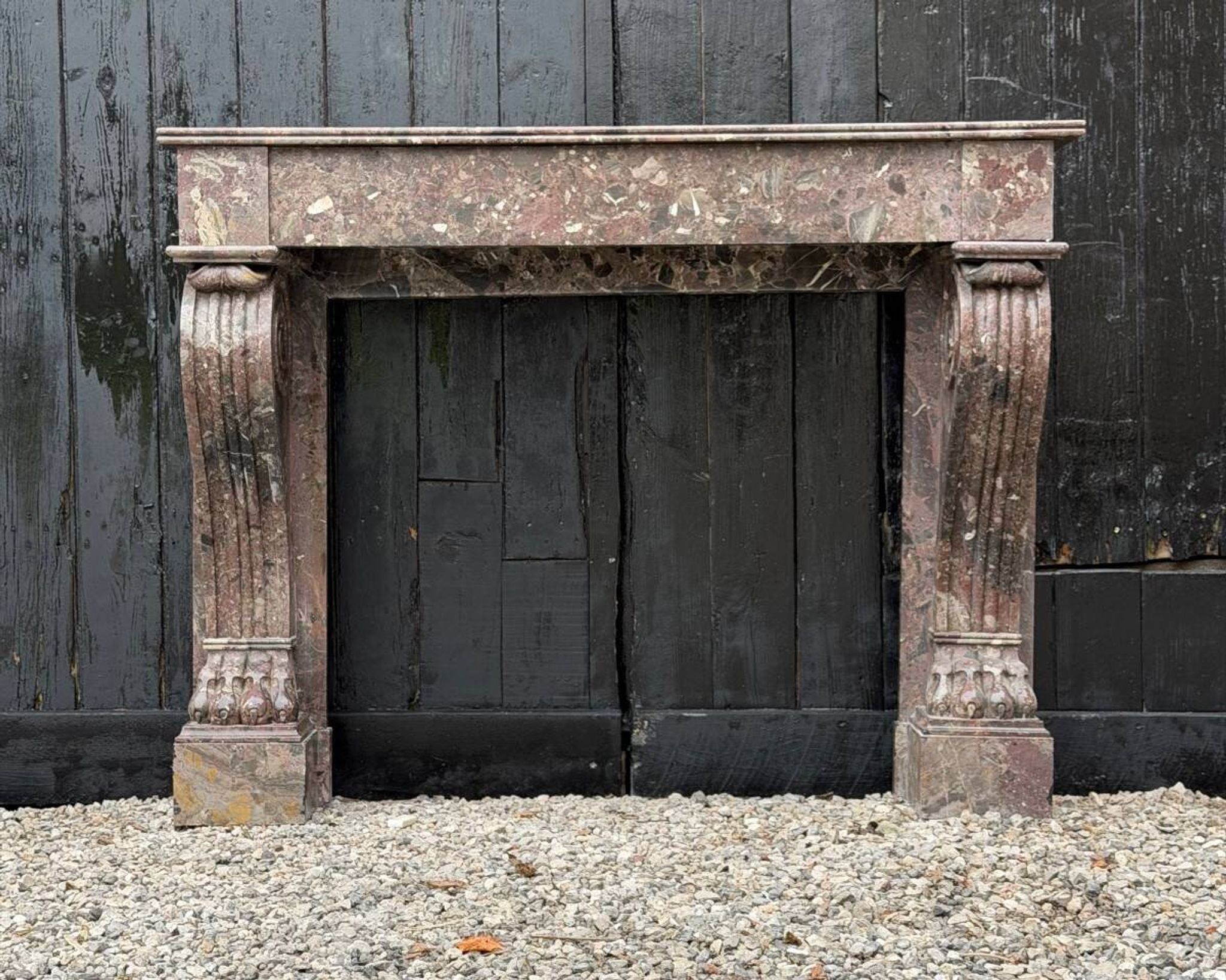 Cheminée Charles X en marbre de Waulsort, XIXème siècle