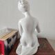 Sculpture de femme en céramique