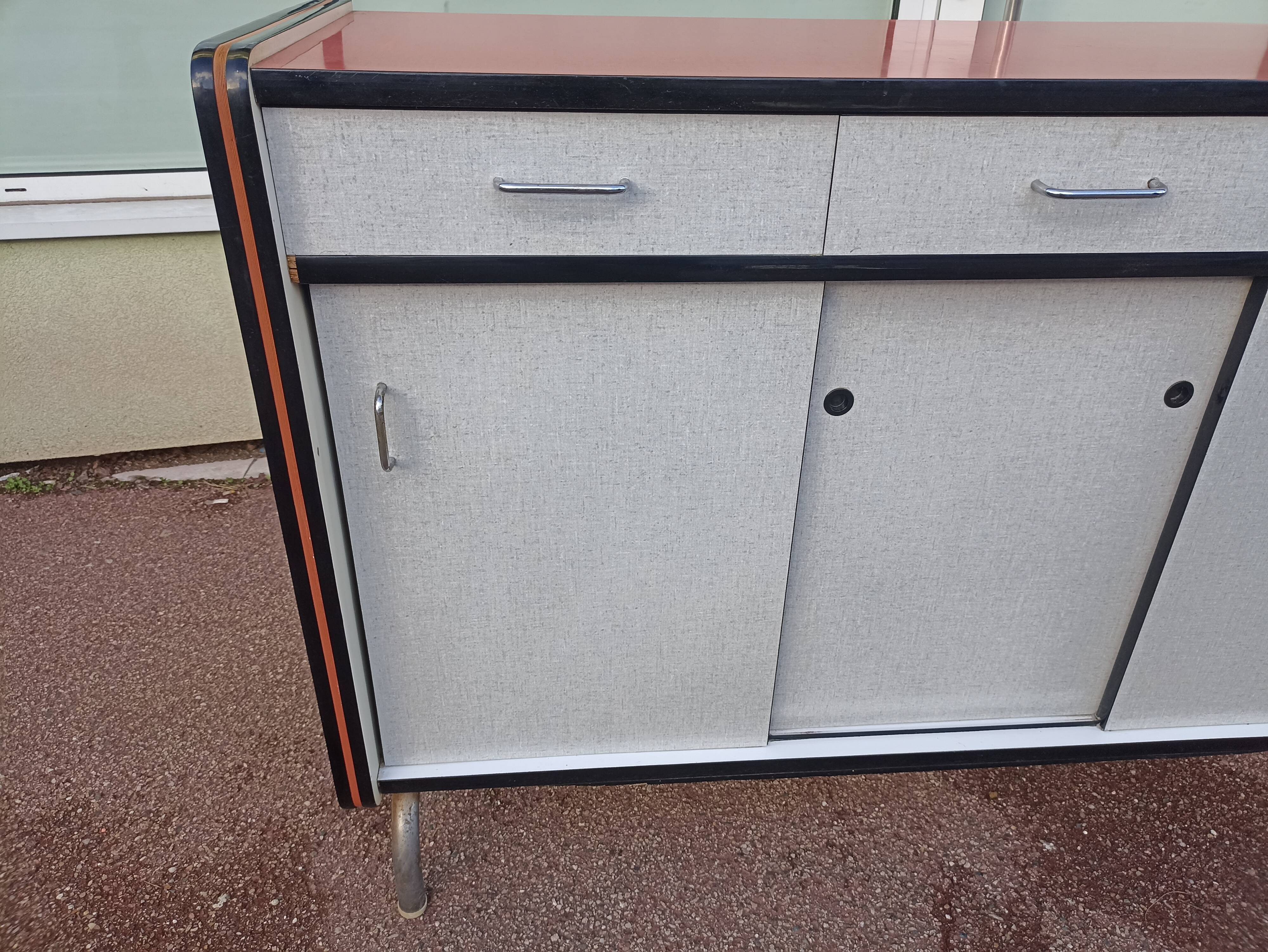 Buffet formica rouge blanc gris - année 1960