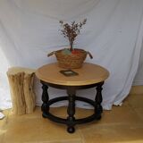 Round coffee table