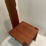 Chaise en bois massif